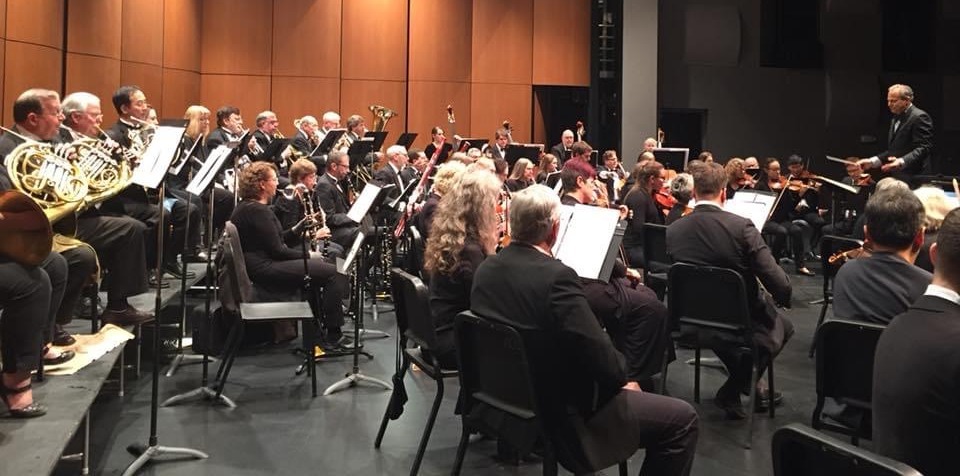 Saratoga Symphony full orchestra performing